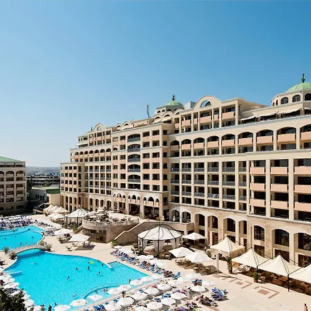 Sol Palace 内塞伯尔