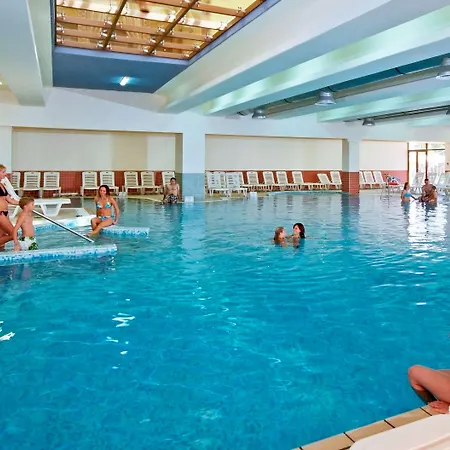 Sol Palace 内塞伯尔