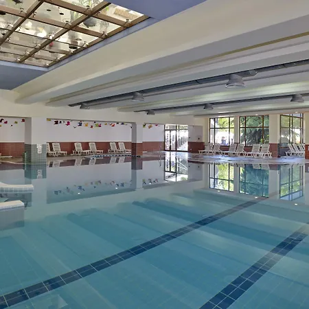 度假村 Sol Palace 内塞伯尔