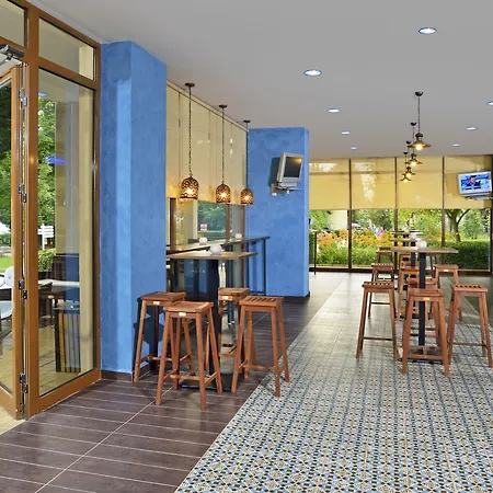 Sol Palace 内塞伯尔