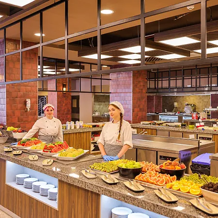 Sol Palace 度假村 内塞伯尔